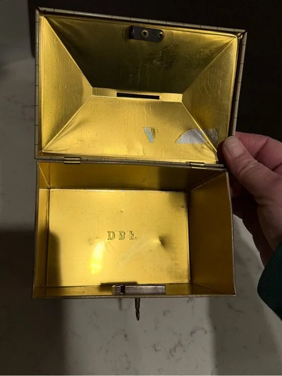 Vintage DBF Bank Biscuit Tin Money 1948 Louis Ruymen House Shaped With Key - Picture 6 of 8